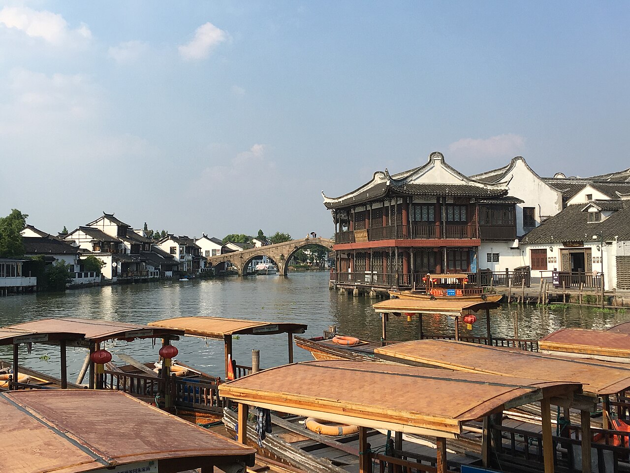 River and Fangsheng Bridge in the old water town of Zhujiajiao near Shanghai